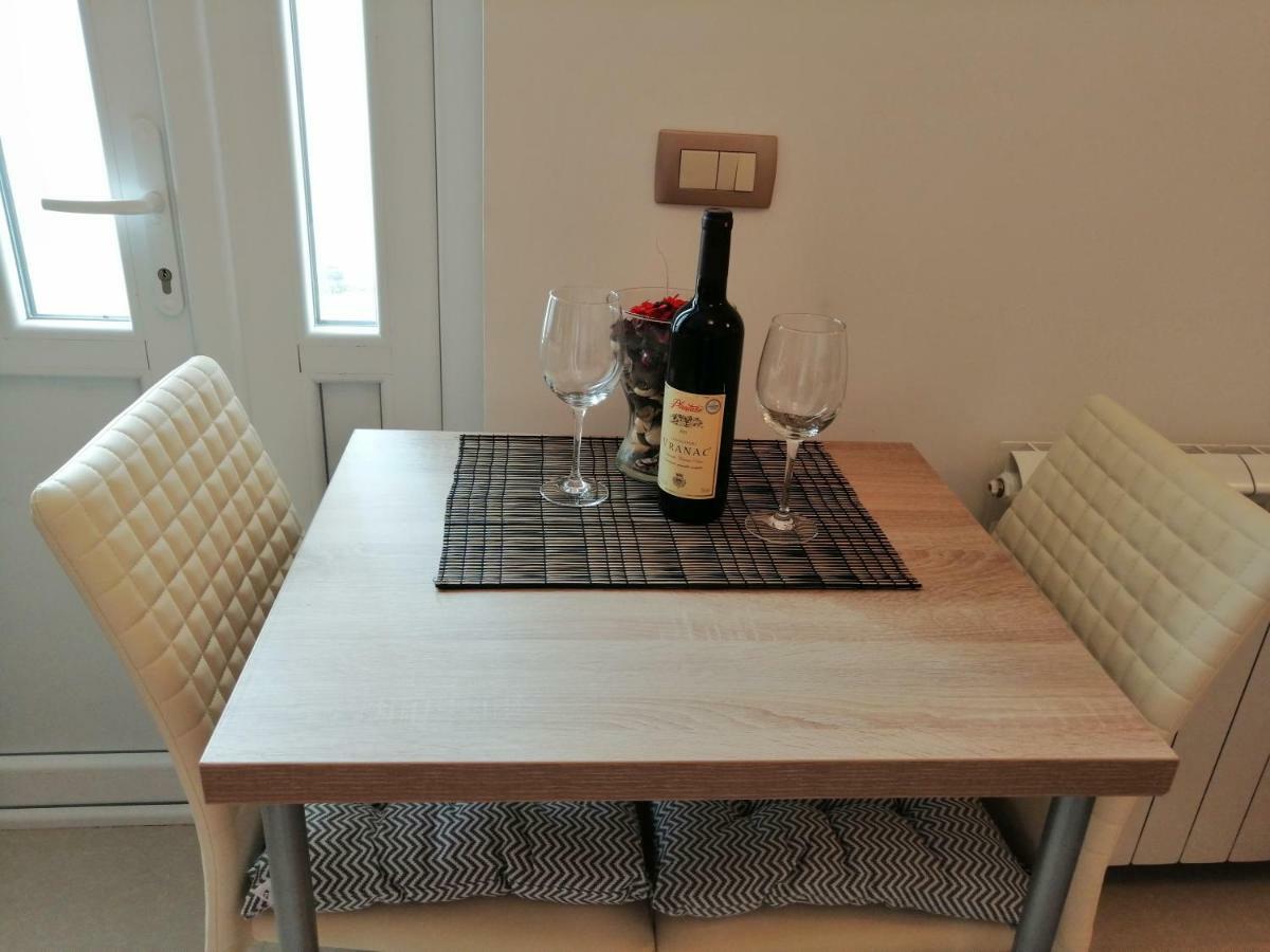 Studio Apartman Irena 2 Bijela Εξωτερικό φωτογραφία